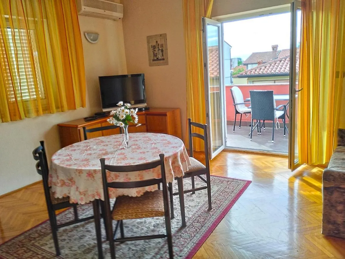 אומאג Apartment Danica 356
